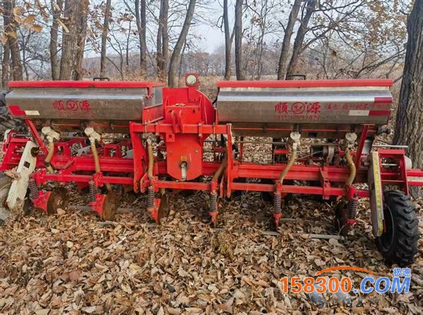 23年顺源气吸播种机6行