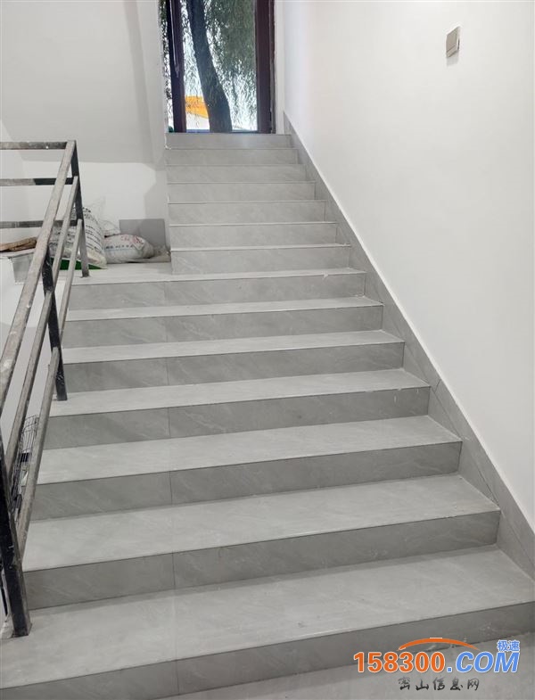 市医院对面300平对外出租