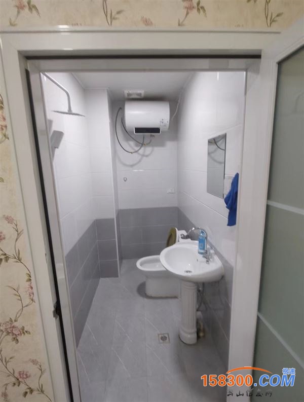 馨源花园小区1楼门市出售
