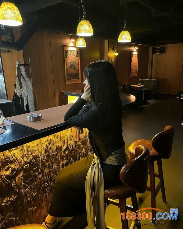 蚂蚁小厮酒馆