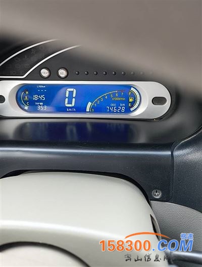 卖2015年上牌的奇瑞QQ3中配有空调4900