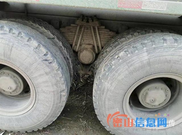 出售轻量化17年二手豪沃 大12方搅拌车340马力