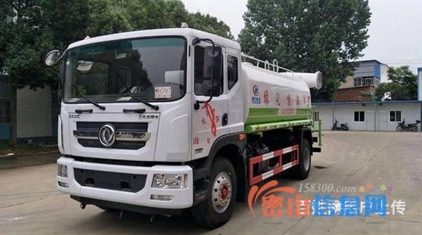 鸡西东风多利卡15方洒水车 厂家直销