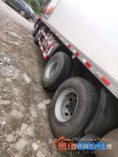 解放JH6前四后八冷藏车420马力18年10月